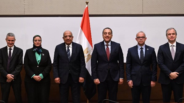 توقيع شراكة بقيمة 420 مليون دولار لتطوير محطة رياح جبل الزيت