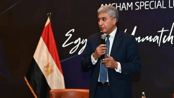 شريف فتحي يستعرض أمام غرفة التجارة الأمريكية خطة تطوير السياحة والآثار في مصر