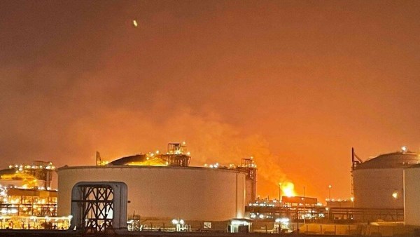 انفجار في أكبر مركز للغاز المسال بالعالم.. وقطر تكشف التفاصيل