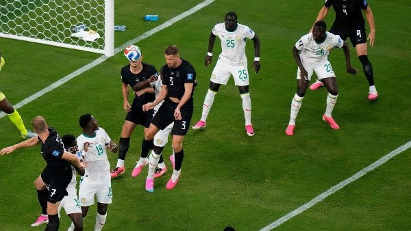 المنتخب النرويجي يبلغ دور الـ32 بعد انتصار مثير على السنغال
