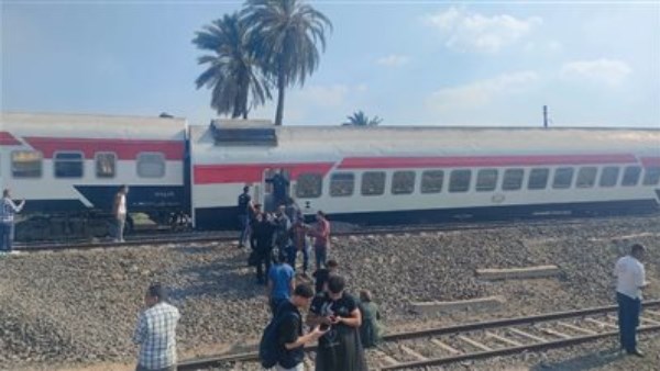 التحقيق في أسباب خروج قطار 919 عن القضبان بمحطة كفر الزيات