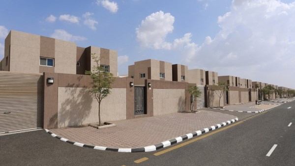 عقارات السعودية.. "كهاتين" والإسكان التنموي يسلّمان 30 وحدة سكنية جديدة لأسر الأيتام بمكة