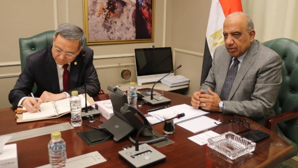 وزير الكهرباء