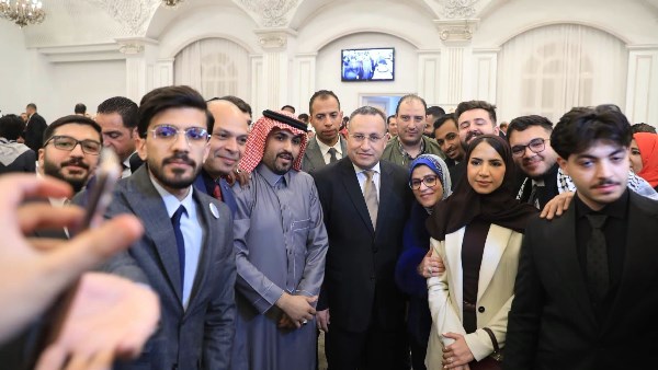  الدكتور عبدالعزيز قنصوة