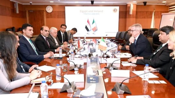 وزير الصناعة