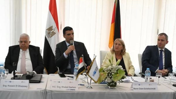 وزير الصناعة