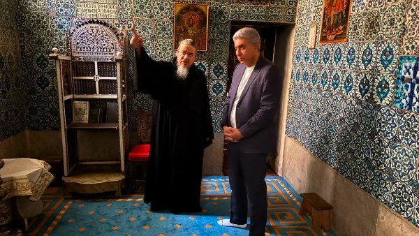 وزير السياحة