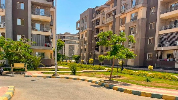  وزيرة الإسكان