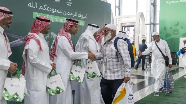 الخطوط السعودية تختتم عمليات مغادرة الحجاج من المدينة المنورة لموسم حج 1447هـ