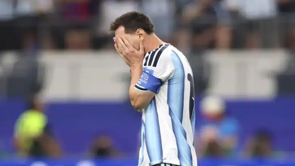أبو تريكة يكشف سبب دموع ميسي بعد الفوز على مصر