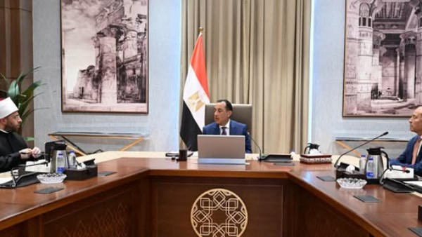 رئيس الوزراء يكشف عن مستجدات مشروع إحياء منطقة قرافة السيوطي