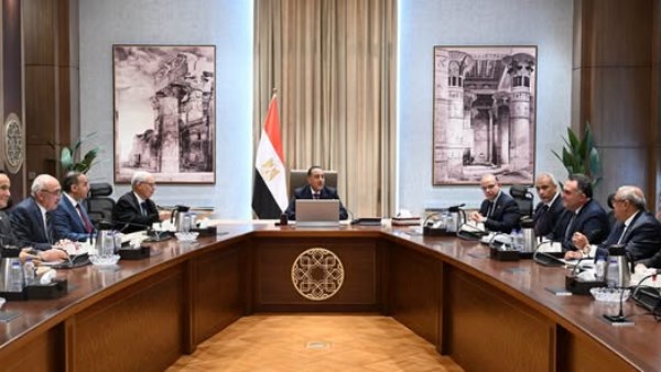 رئيس الوزراء يستعرض جهود تحفيز بيئة الاستثمار بمنطقة شبه جزيرة سيناء 