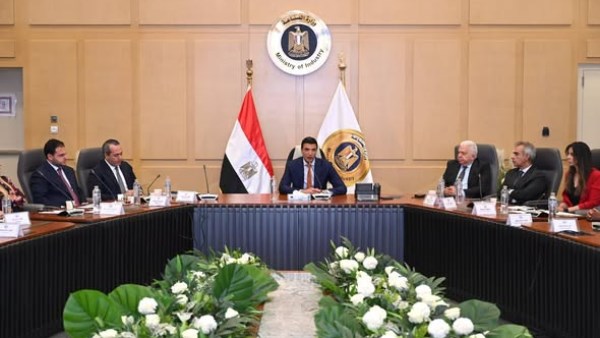 وزير الصناعة