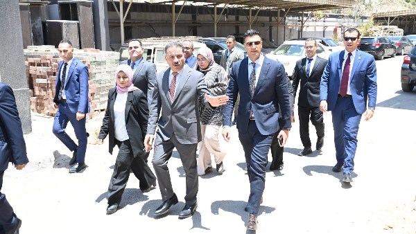 وزير الصناعة
