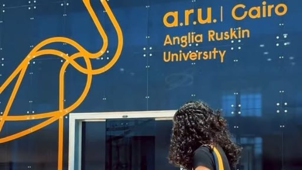 جامعة "أنجليا روسكين"