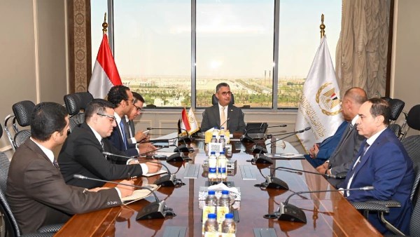 الدكتور شريف فاروق