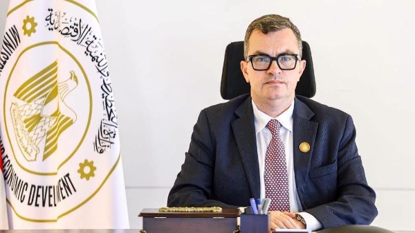 الدكتور أحمد رستم