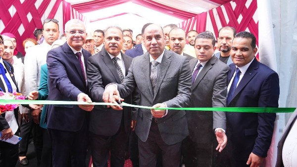 وزير العمل و محافظ الشرقية 