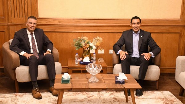 وزير الشباب والرياضة يبحث مع محافظ جنوب سيناء تطوير المنشآت وتعزيز السياحة الرياضية