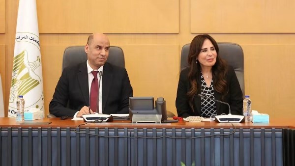 وزيرة الإسكان 