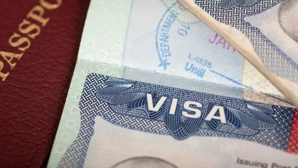 أمريكا تتجه لتطبيق سندات مالية على تأشيرات مواطني 50 دولة