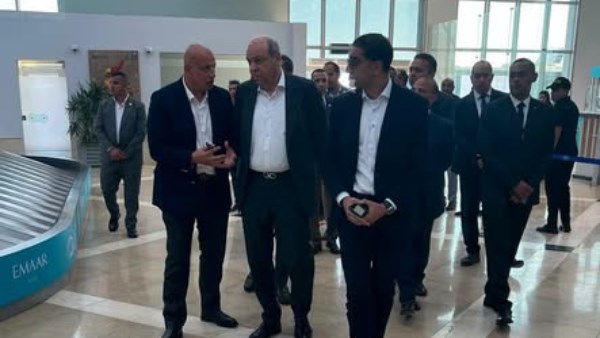 وزير الطيران يتفقد مطار العلمين استعدادًا لاستضافة معرض العلمين الدولي للطيران والفضاء