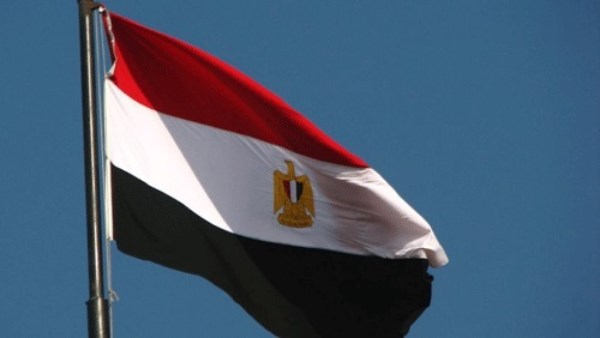 السياحة والآثار توضح حقيقة منع مواطن من إدخال العلم المصري إلى منطقة سقارة