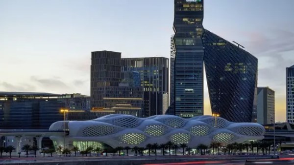 «الرياض القابضة» تطور مركزًا جديدًا على مساحة تتجاوز 153 ألف متر مربع