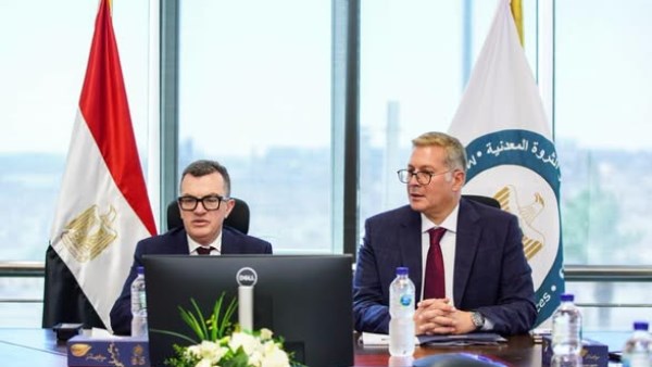 وزيرا “التخطيط” و"البترول"