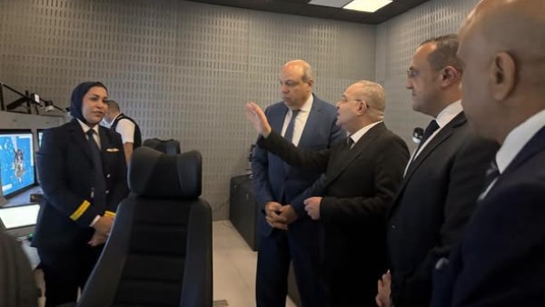 وزير الطيران المدني