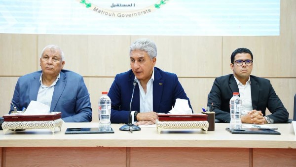  وزير السياحة
