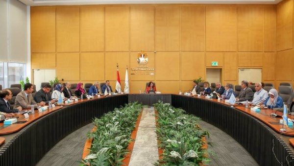 وزيرة الإسكان 