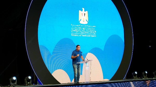 وزير الشباب والرياضة