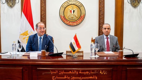 وزير المالية و وزير الخارجية