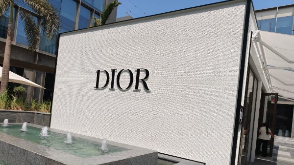 DIOR تفتتح أول فروعها في مصر بمشروع5A