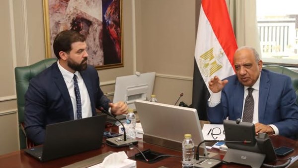 وزير الكهرباء يبحث مع «هيكا داتا» إقامة مركز بيانات عالمي في مصر