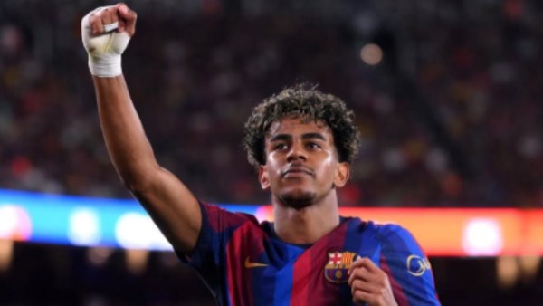 برشلونة يضرب فالنسيا بخماسية ويحافظ على صدارة الدوري الإسباني