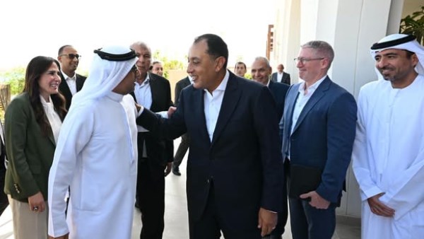 رئيس الوزراء يبدأ جولة تفقدية بمشروعات تنمية مدينة رأس الحكمة الجديدة