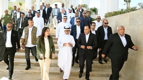 رئيس الوزراء يتفقد فندق "بورتالونا" ومشروع "وادي يم" التابعين لمجموعة "مدن القابضة" الإماراتية