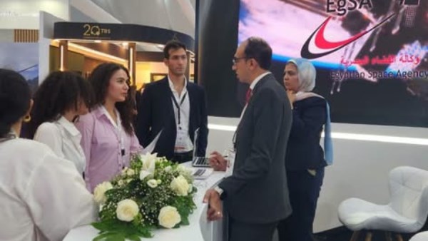 وكالة الفضاء المصرية تستعرض قدرات مصر في معرض العلمين للطيران والفضاء
