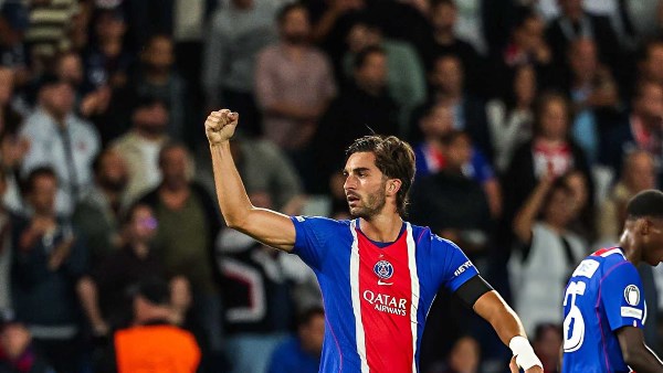 فيران توريس يقود باريس سان جيرمان لأول انتصار في الدوري الفرنسي
