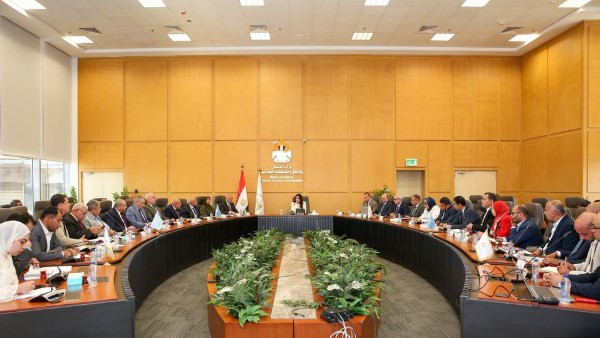 وزيرة الإسكان توجه برفع كفاءة مرافق القاهرة والشروق وبدر