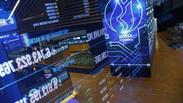 تركيا تتحرك لاحتواء أزمة صناديق الاستثمار.. توقيف 5 أشخاص