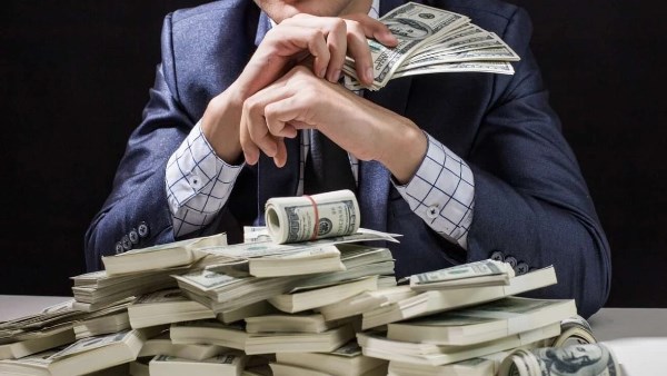 المليارديرات في مواجهة ضريبة الثروة.. معركة انتخابية في كاليفورنيا