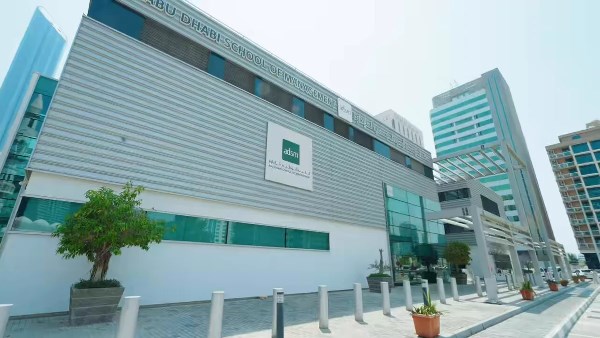نائب رئيس مجلس أبوظبي للشركات العائلية: الحوكمة والاستدامة أولوية لتطوير القطاع