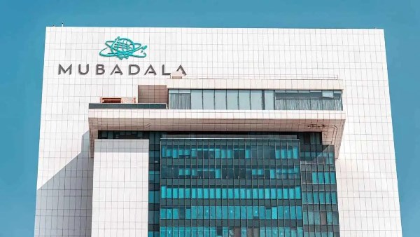 شراكة جديدة بين «مبادلة» و«توغيذر إيه آي» لتطوير تقنيات الذكاء الاصطناعي