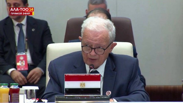 الدكتور حسين عيسى