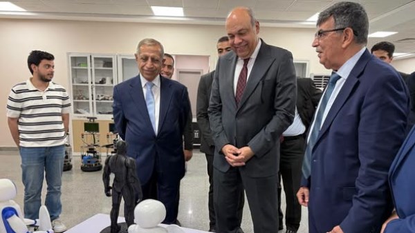 وزير الطيران المدني