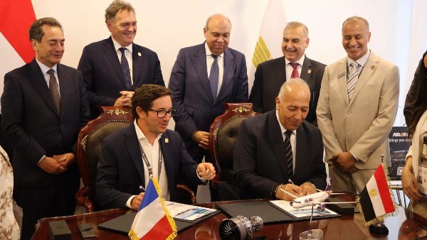  وزير الطيران المدني