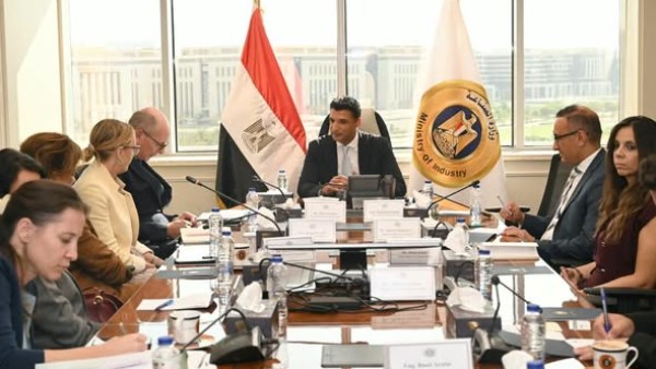 وزير الصناعة
